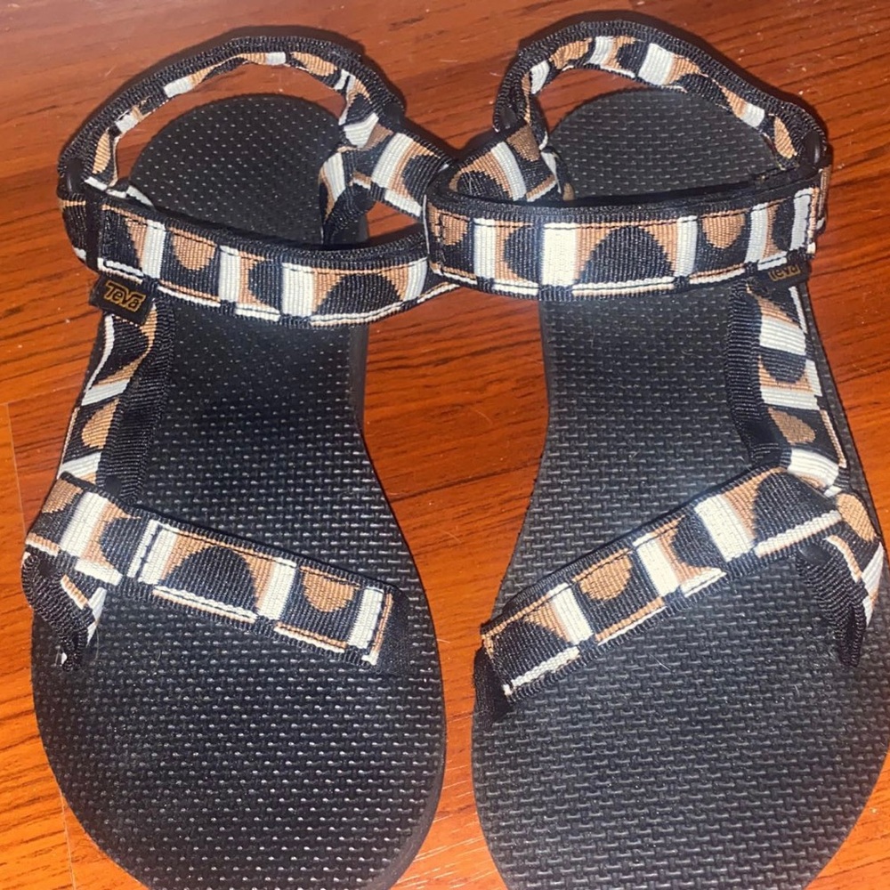 teva sandles